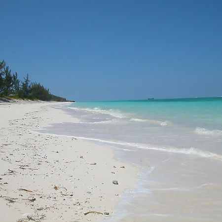 Hollywood Beach Suites Turks And Caicos Whitby Servizi foto