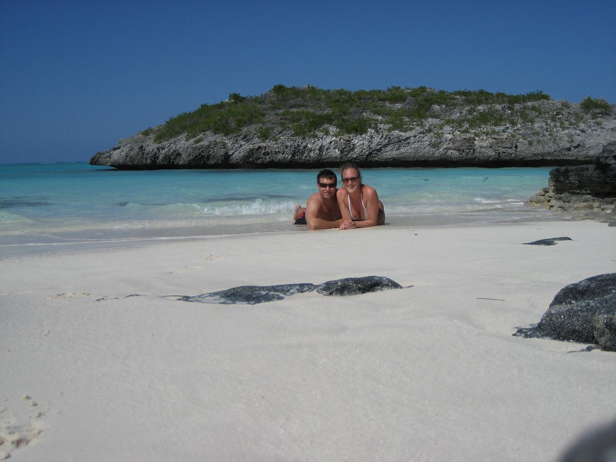 Hollywood Beach Suites Turks And Caicos Whitby Esterno foto